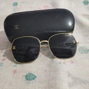 Chanel Square Sunglasses With Pearls On The Temples